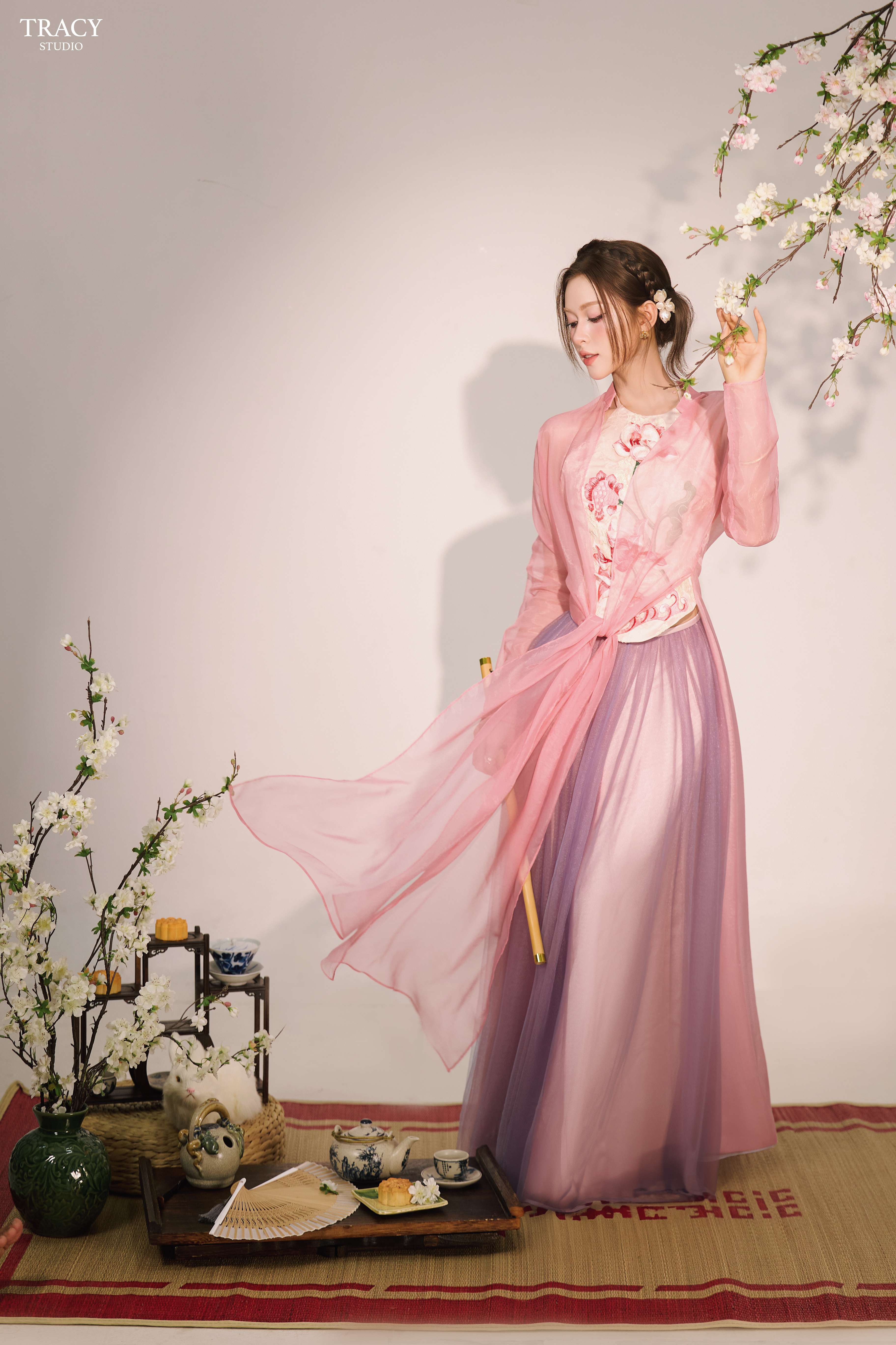 frontend/img/gallery/anh-tet-yem-ao-dai/tracy-studio-chup-concept-yem-trung-thu-chu-oanh-gio (5).jpg
